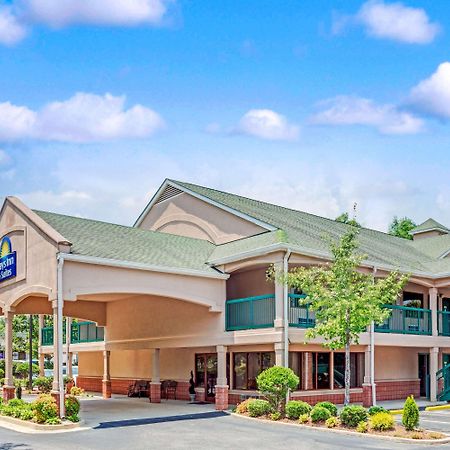 Days Inn & Suites By Wyndham Peachtree City Exterior foto