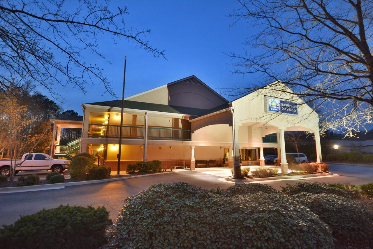 Days Inn & Suites By Wyndham Peachtree City Exterior foto